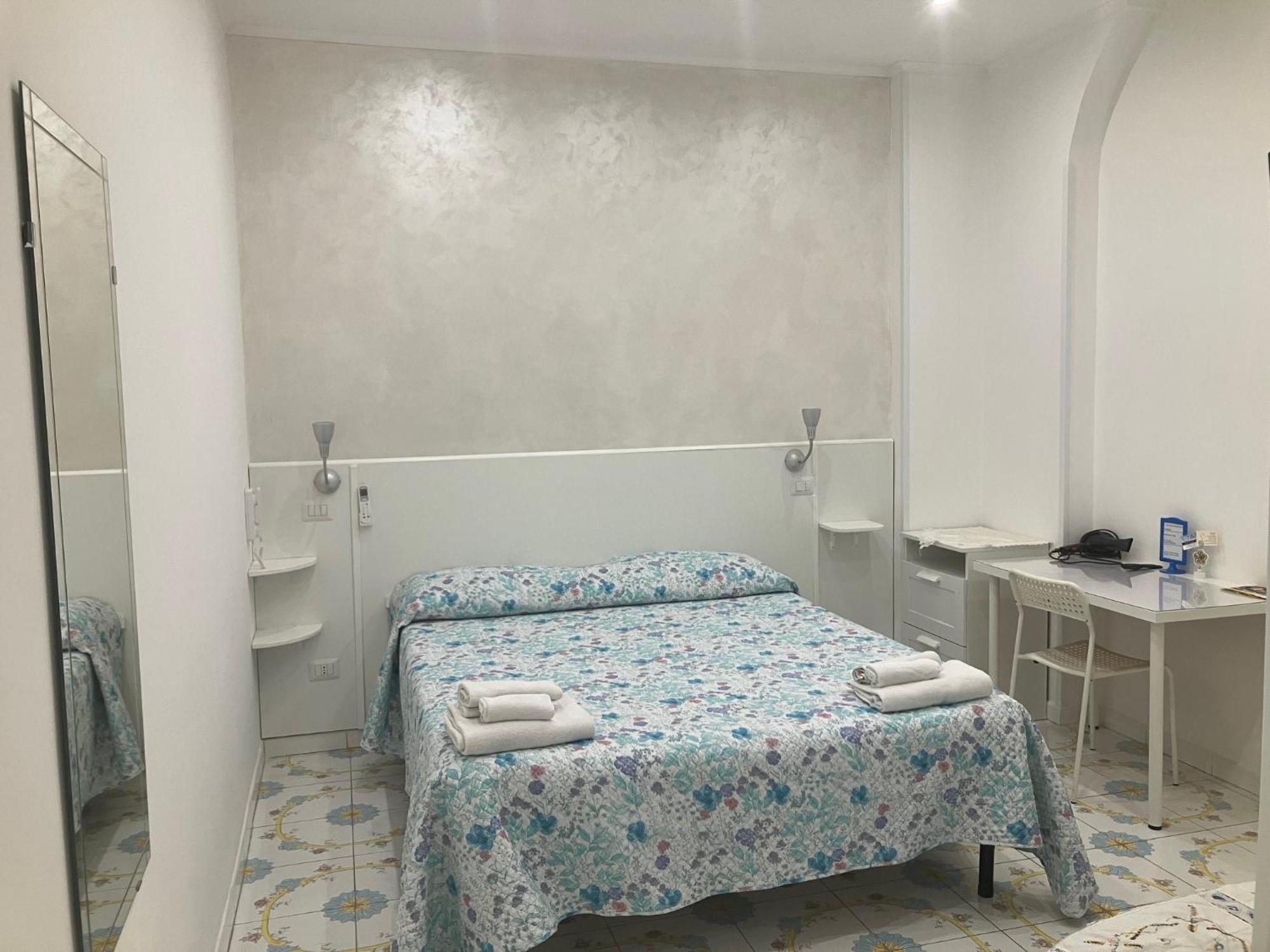 Albergo Oasi Napels Buitenkant foto