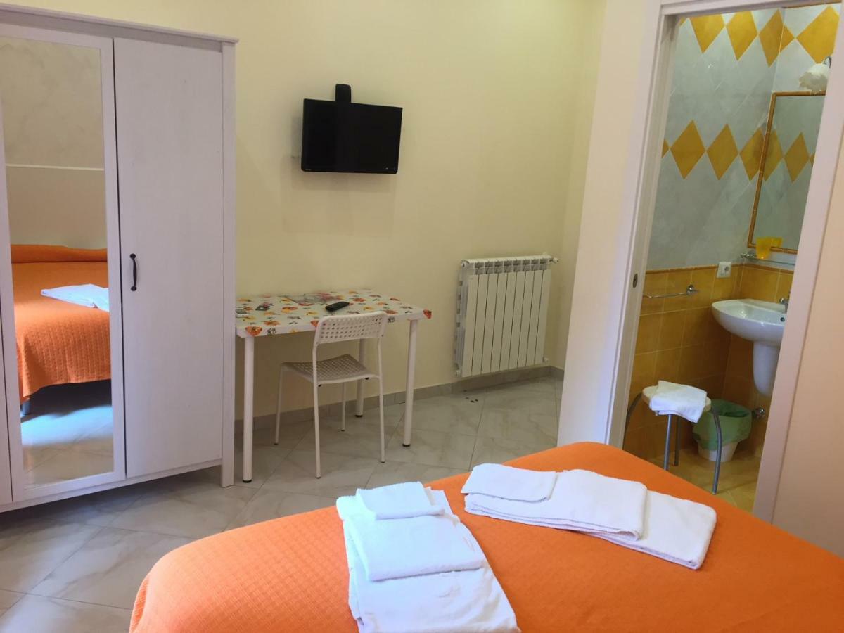 Albergo Oasi Napels Buitenkant foto